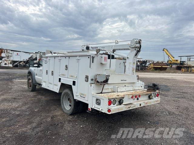 Ford F-550 Municipal/vehicul cu uz general