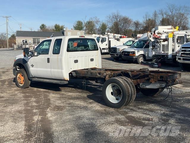 Ford F-550 Cabine si interior