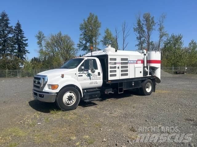 Ford F-650 Excavatoare pe șenile
