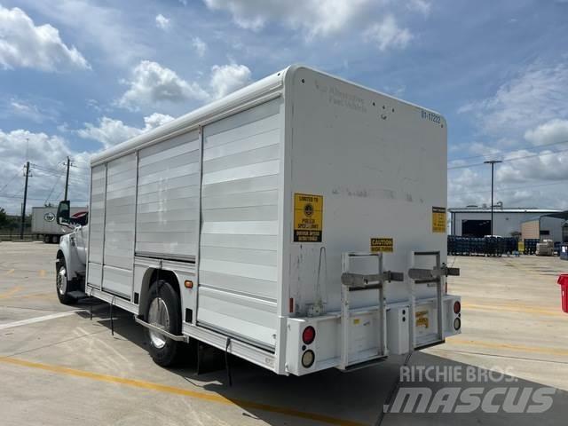 Ford F-650 Camioane transport bauturi