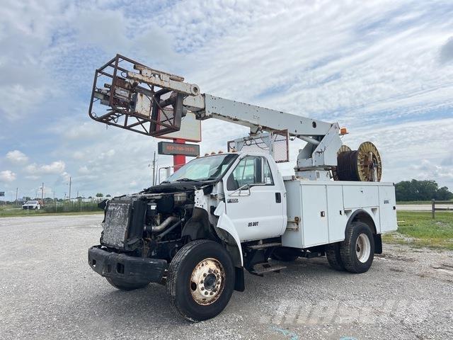 Ford F-650 Platforme aeriene montate pe camion