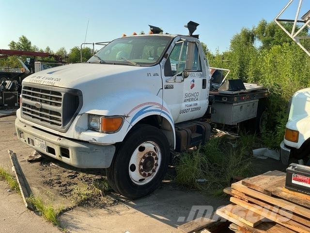 Ford F-650 Camioane platforma/prelata