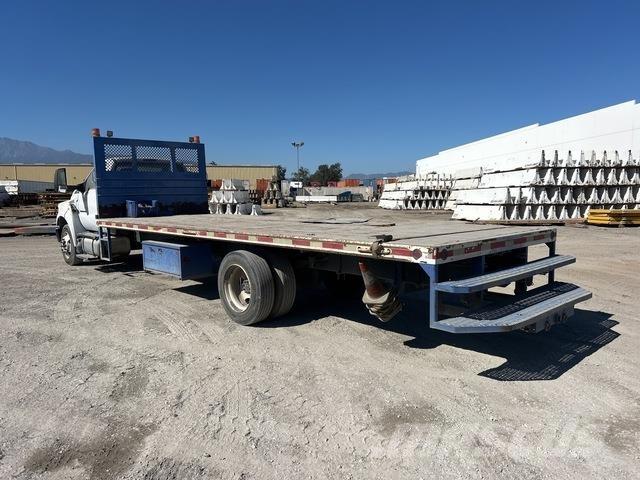 Ford F-650 Camioane platforma/prelata