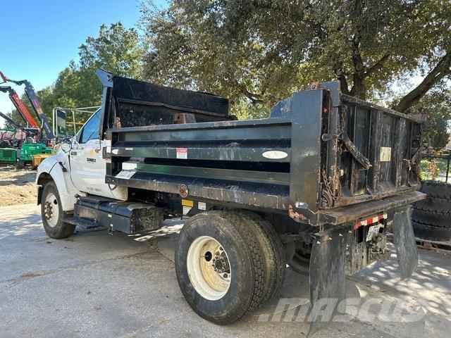 Ford F-650 Autobasculanta