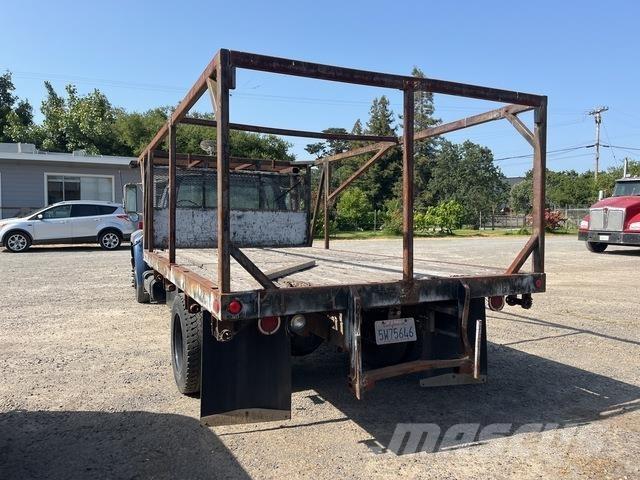 Ford F-700 Camioane platforma/prelata