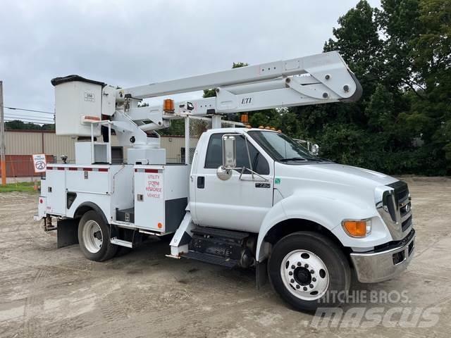 Ford F-750 Platforme aeriene montate pe camion