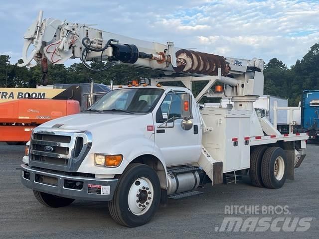 Ford F-750 Utilaje mobile de forat