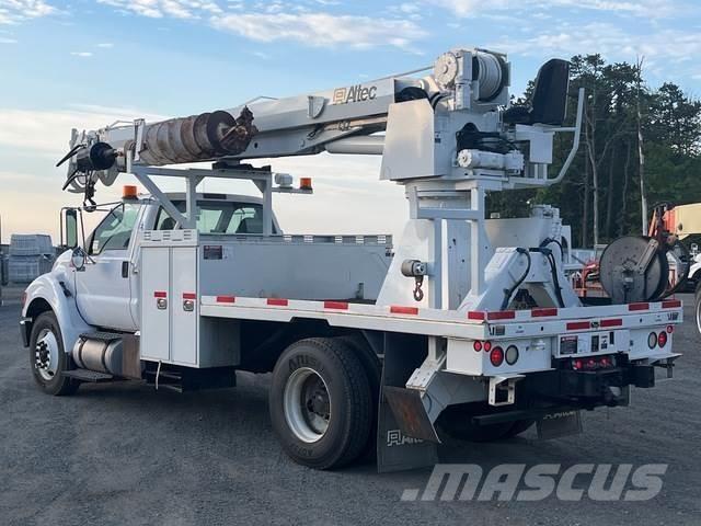 Ford F-750 Utilaje mobile de forat