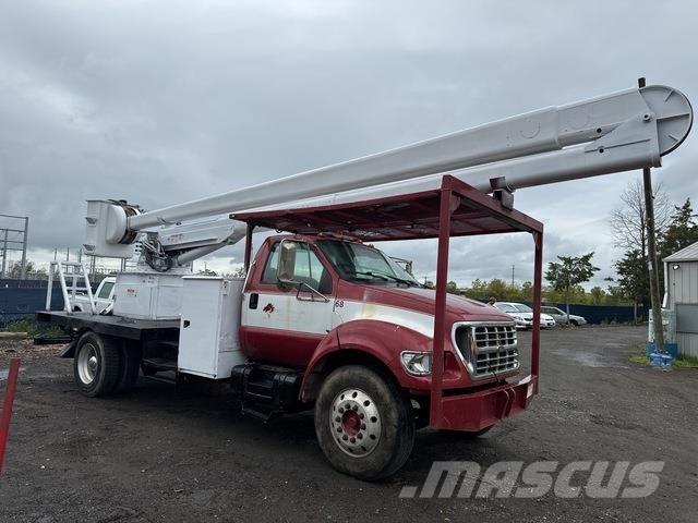 Ford F-750 Platforme aeriene montate pe camion