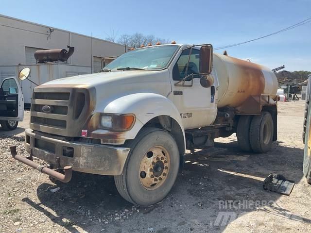 Ford F-750 Cisterne