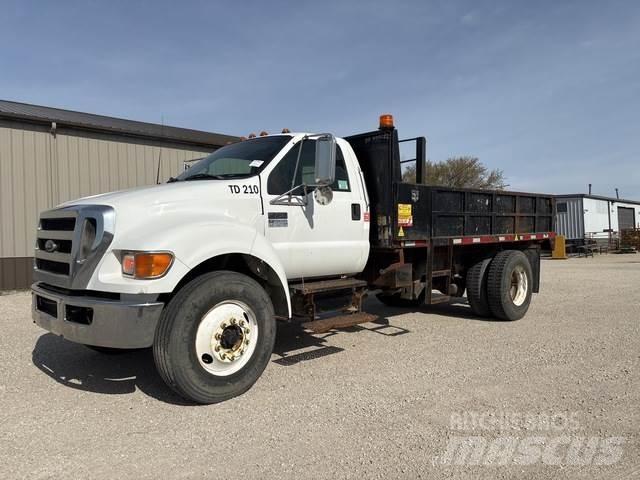 Ford F-750 Autobasculanta