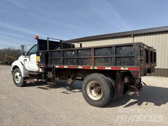 Ford F-750 Autobasculanta