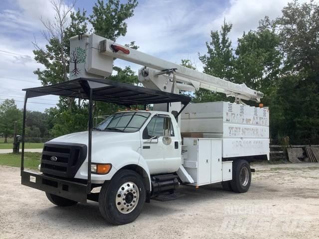 Ford F-750 Platforme aeriene montate pe camion