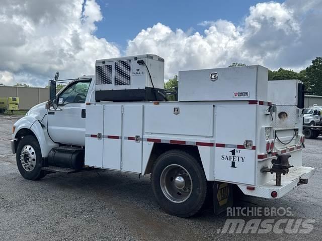 Ford F-750 Municipal/vehicul cu uz general