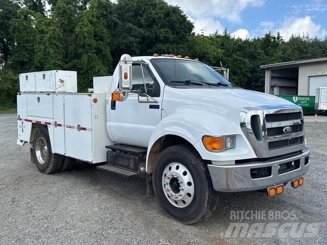 Ford F-750 Municipal/vehicul cu uz general