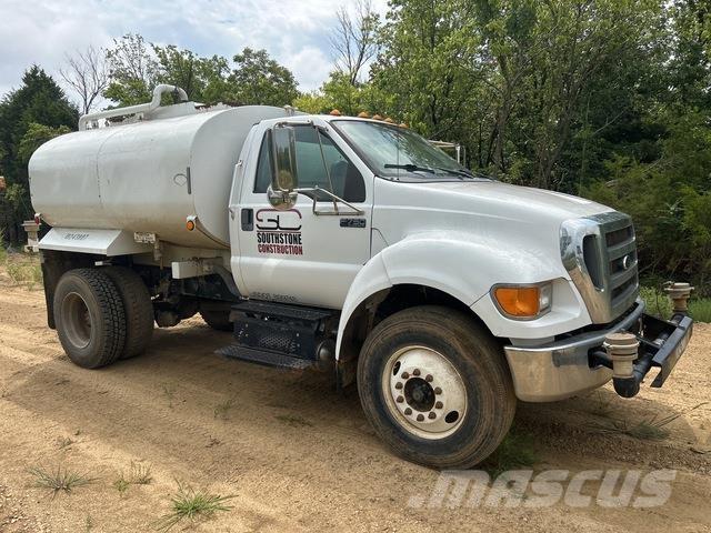 Ford F-750 Cisterne