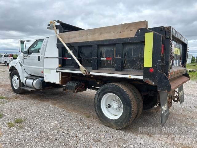 Ford F-750 Autobasculanta