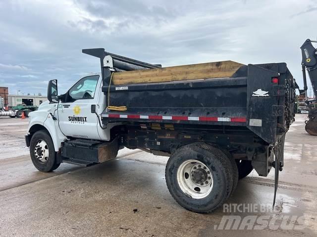 Ford F-750 Autobasculanta