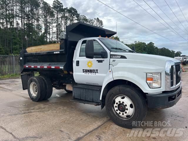 Ford F-750 Autobasculanta