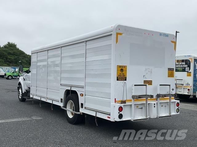 Ford F-750 Camioane transport bauturi
