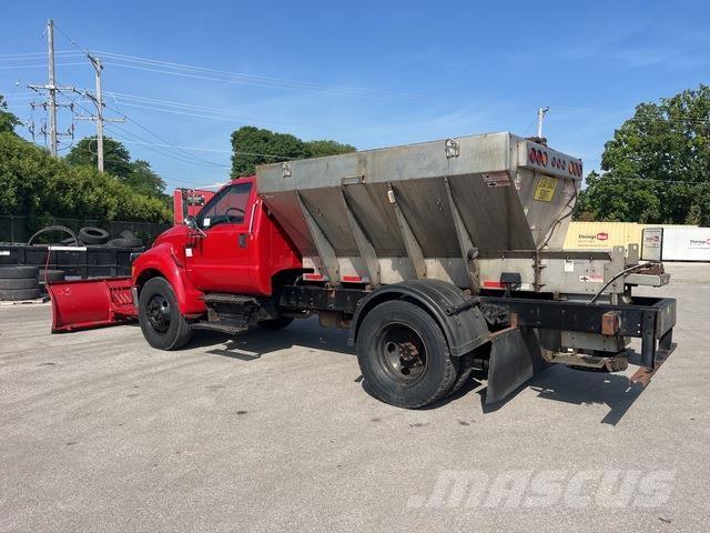 Ford F-750 Lame pentru dezapezire si pluguri