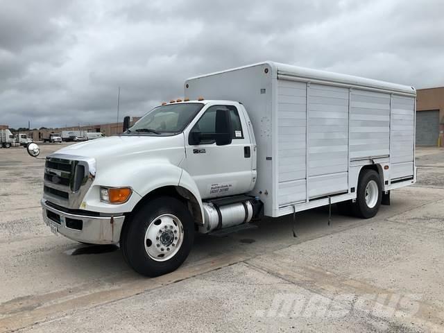 Ford F-750 Camioane transport bauturi