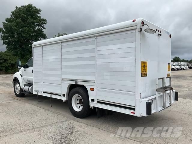 Ford F-750 Camioane transport bauturi