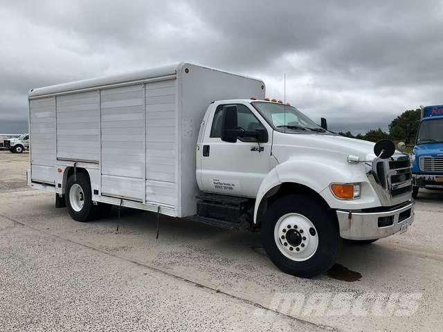 Ford F-750 Camioane transport bauturi