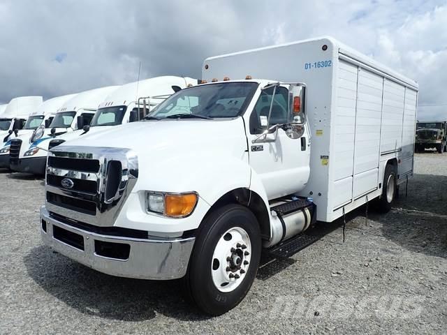 Ford F-750 Camioane transport bauturi
