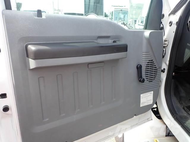 Ford F-750 Camioane transport bauturi