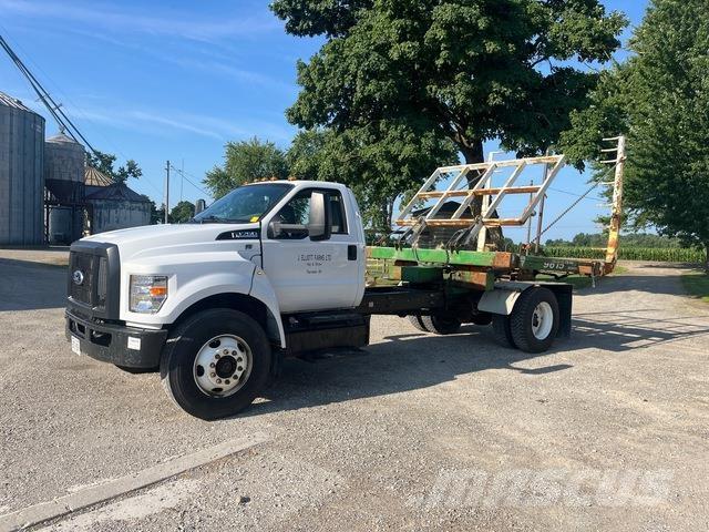 Ford F-750 Cabine si interior