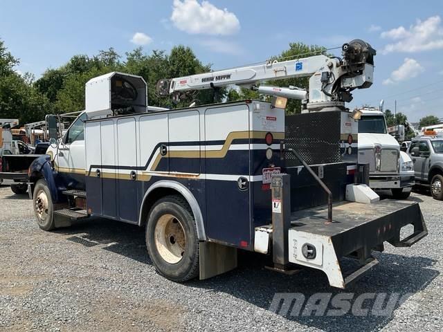 Ford F-750 Municipal/vehicul cu uz general