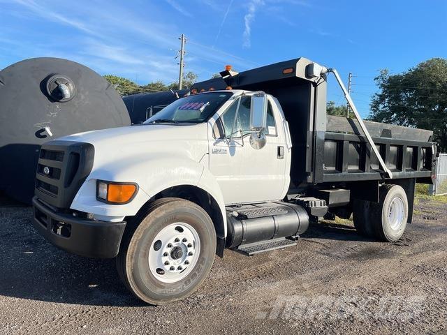 Ford F-750 Autobasculanta