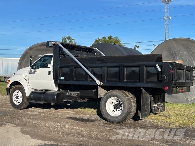 Ford F-750 Autobasculanta