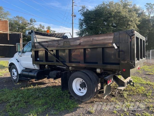 Ford F-750 Autobasculanta