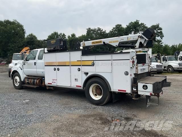 Ford F-750 Municipal/vehicul cu uz general