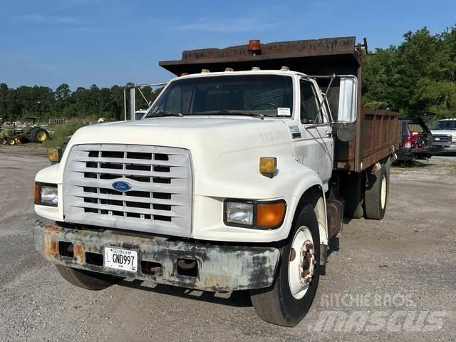 Ford F-800 Autobasculanta
