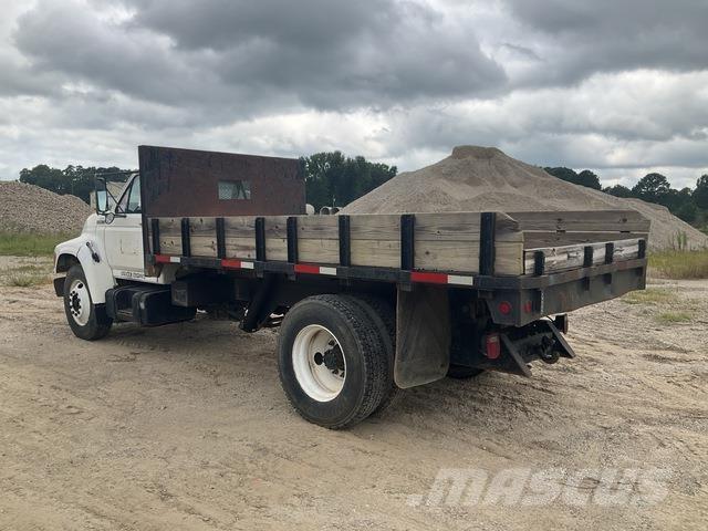 Ford F-800 Autobasculanta