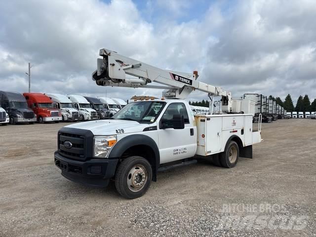 Ford F550 Platforme aeriene montate pe camion