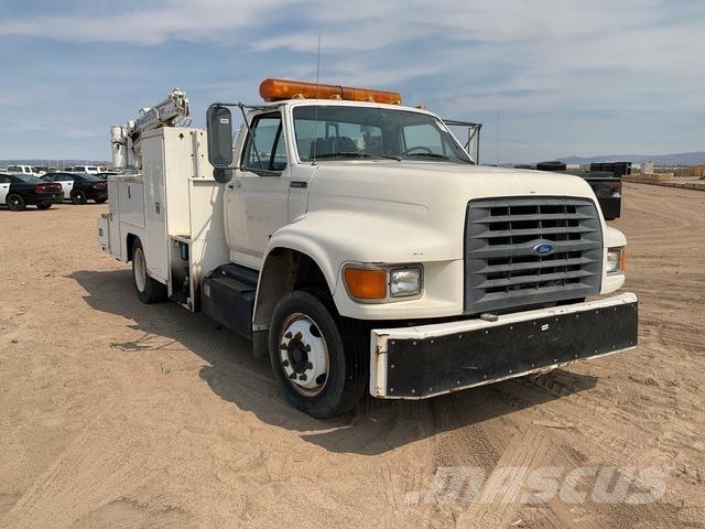 Ford F700 Municipal/vehicul cu uz general