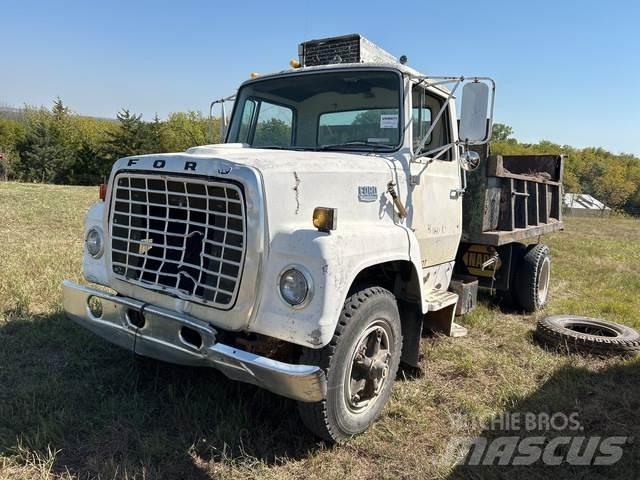 Ford F7000 Autobasculanta