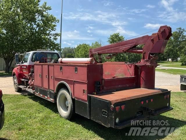 Ford F750 Municipal/vehicul cu uz general