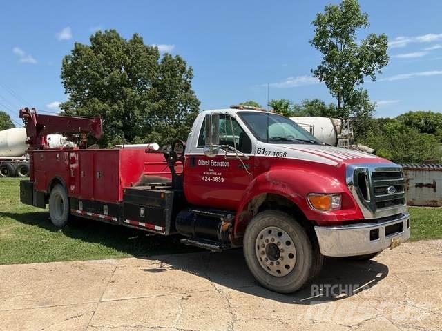 Ford F750 Municipal/vehicul cu uz general
