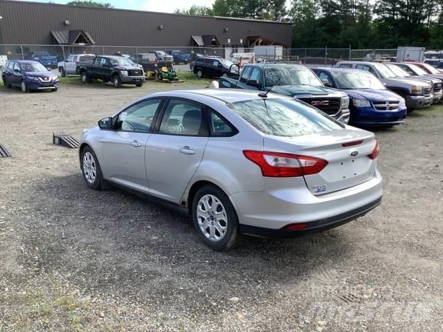 Ford Focus SE Masini