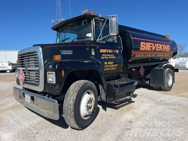 Ford L8000 Cisterne