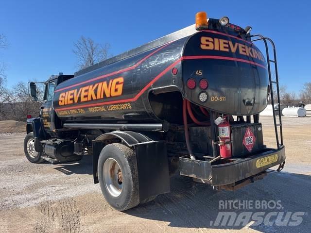 Ford L8000 Cisterne