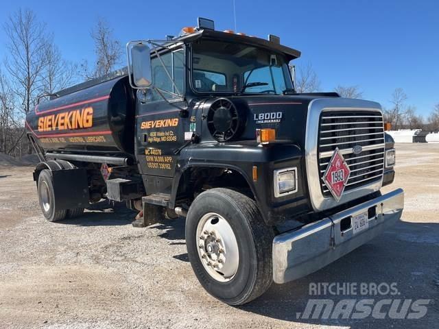 Ford L8000 Cisterne