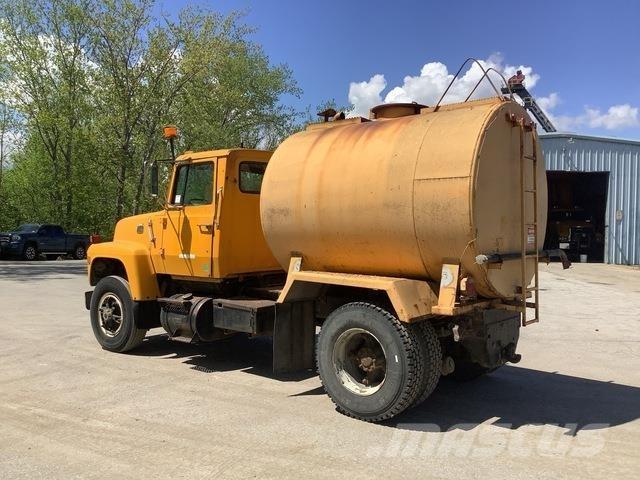 Ford L8000 Cisterne