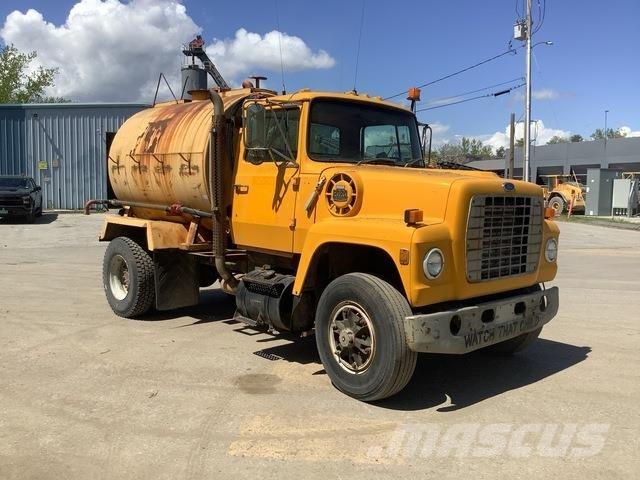 Ford L8000 Cisterne