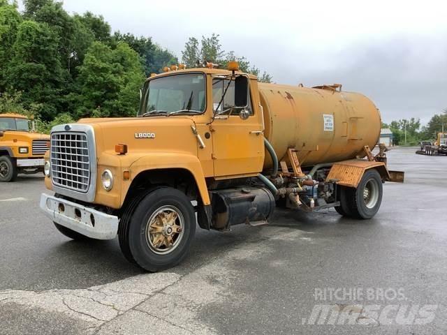 Ford L8000 Cisterne